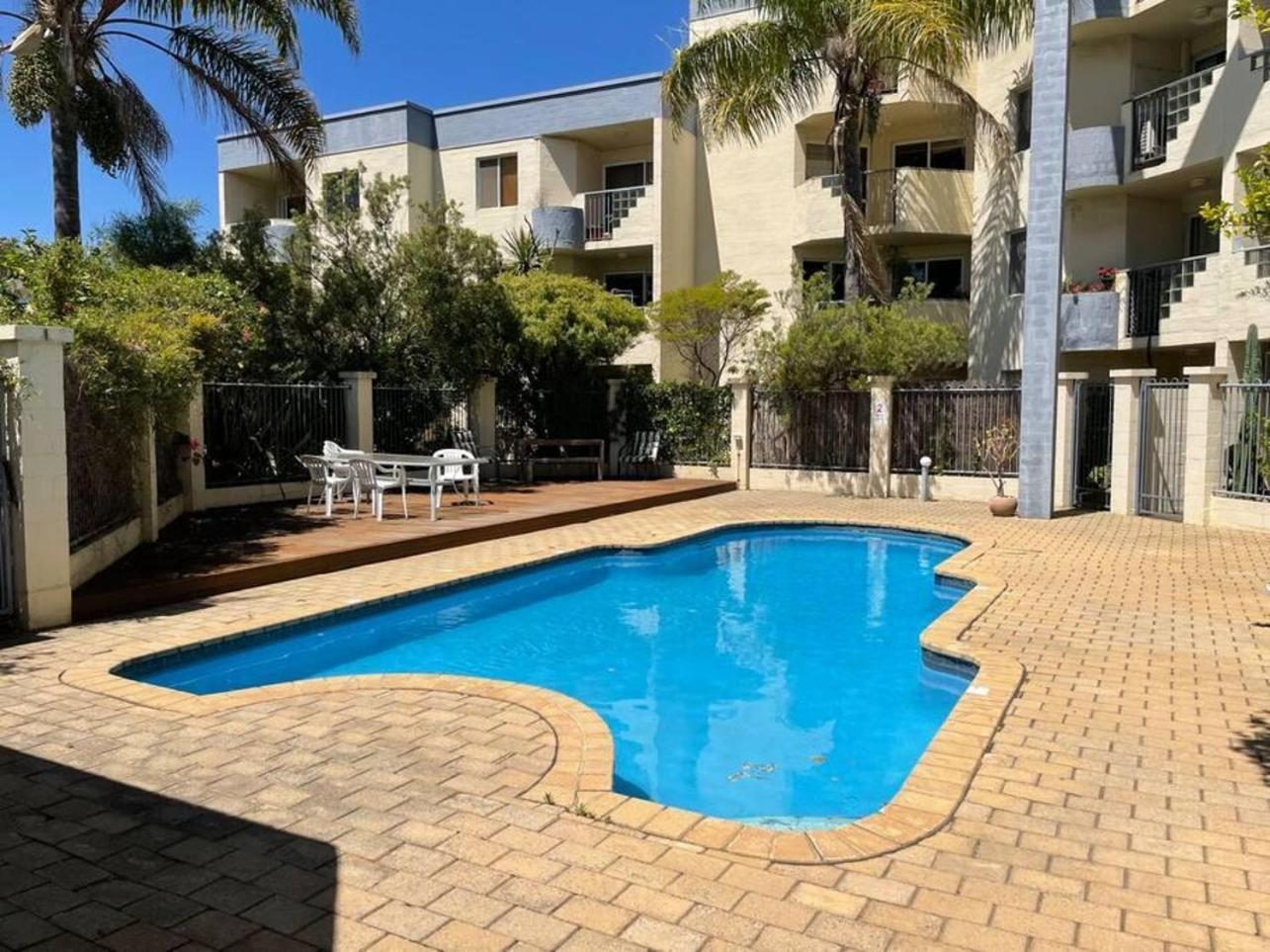 Magical Mcatee W Pool And King Bed Apartment Fremantle Bagian luar foto